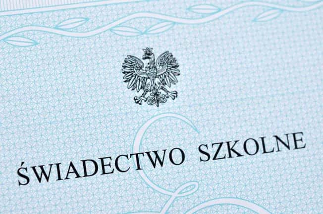 Czy uczeń nieklasyfikowany otrzymuje świadectwo? Sprawdź zasady