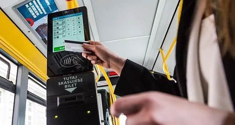 Czy we Wrocławiu uczniowie jeżdżą za darmo? Sprawdź, co musisz wiedzieć