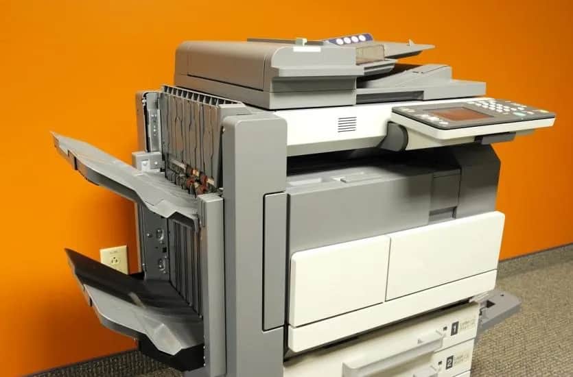 Jak działa kserokopiarka? Poznaj tajemnice fizyki i elektrofotografii