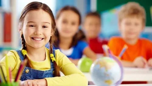 Czy szkoła ubezpiecza ucznia? Sprawdź, co musisz wiedzieć o ubezpieczeniu